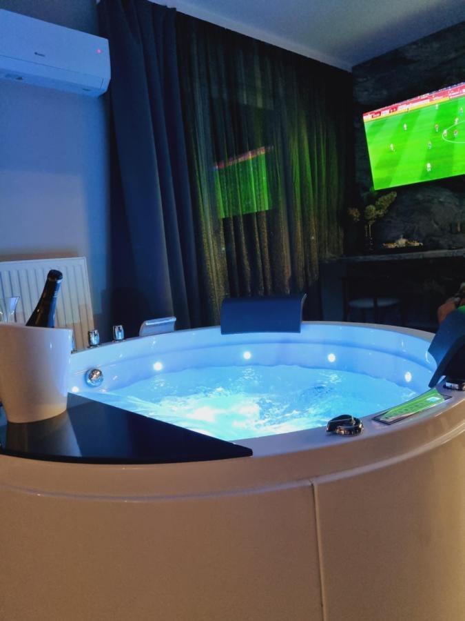 Apartament Jacuzzi Krakow Ngoại thất bức ảnh