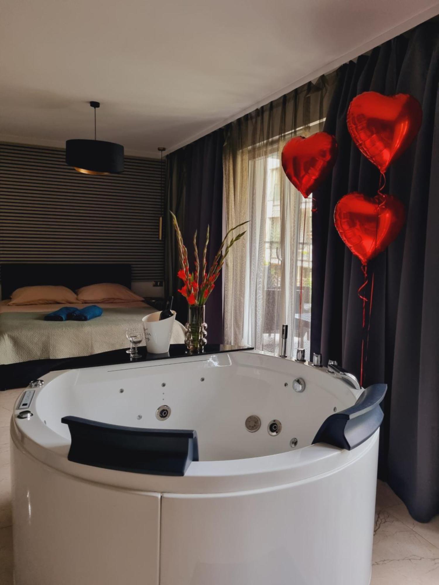 Apartament Jacuzzi Krakow Ngoại thất bức ảnh