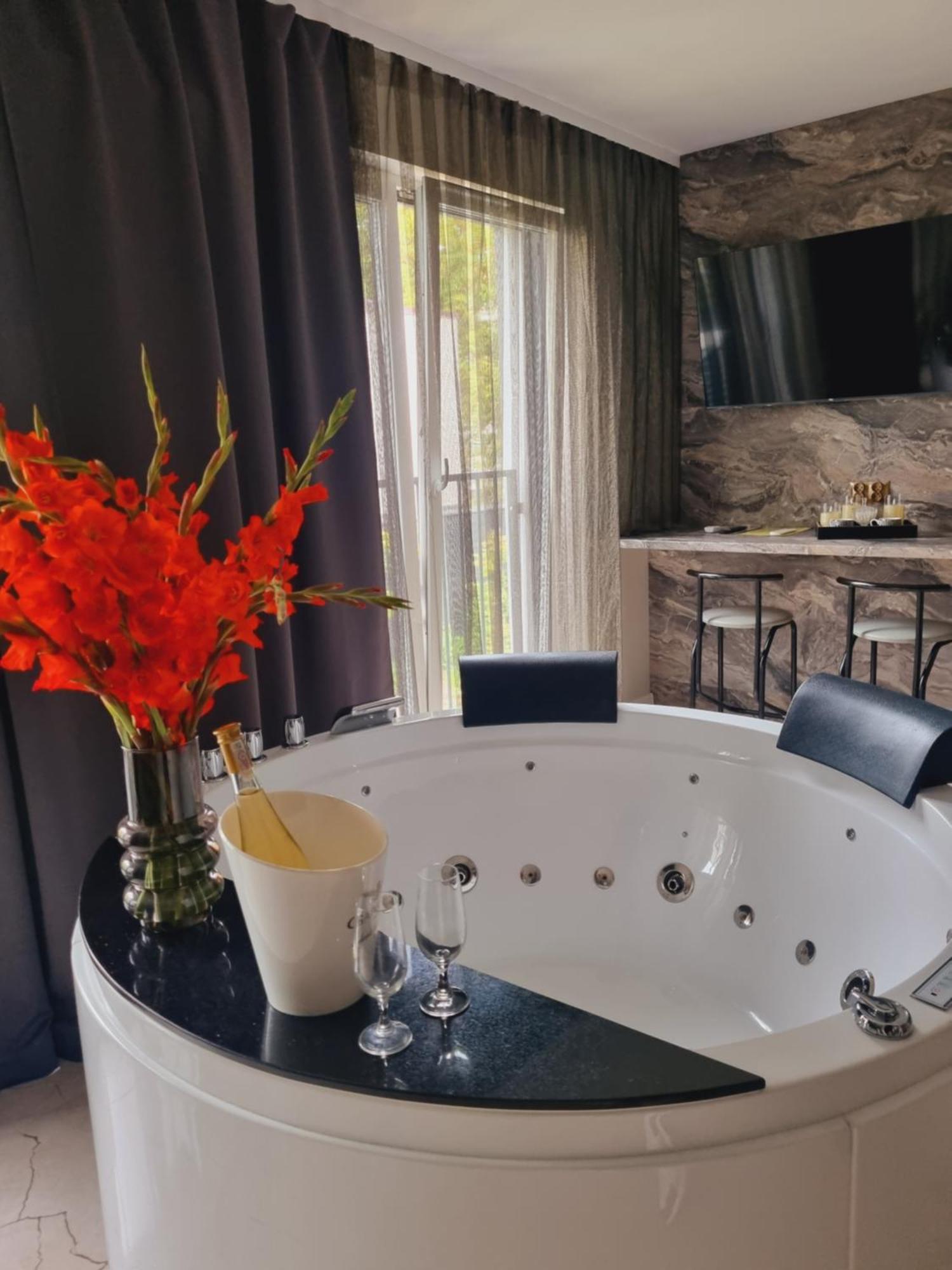 Apartament Jacuzzi Krakow Ngoại thất bức ảnh